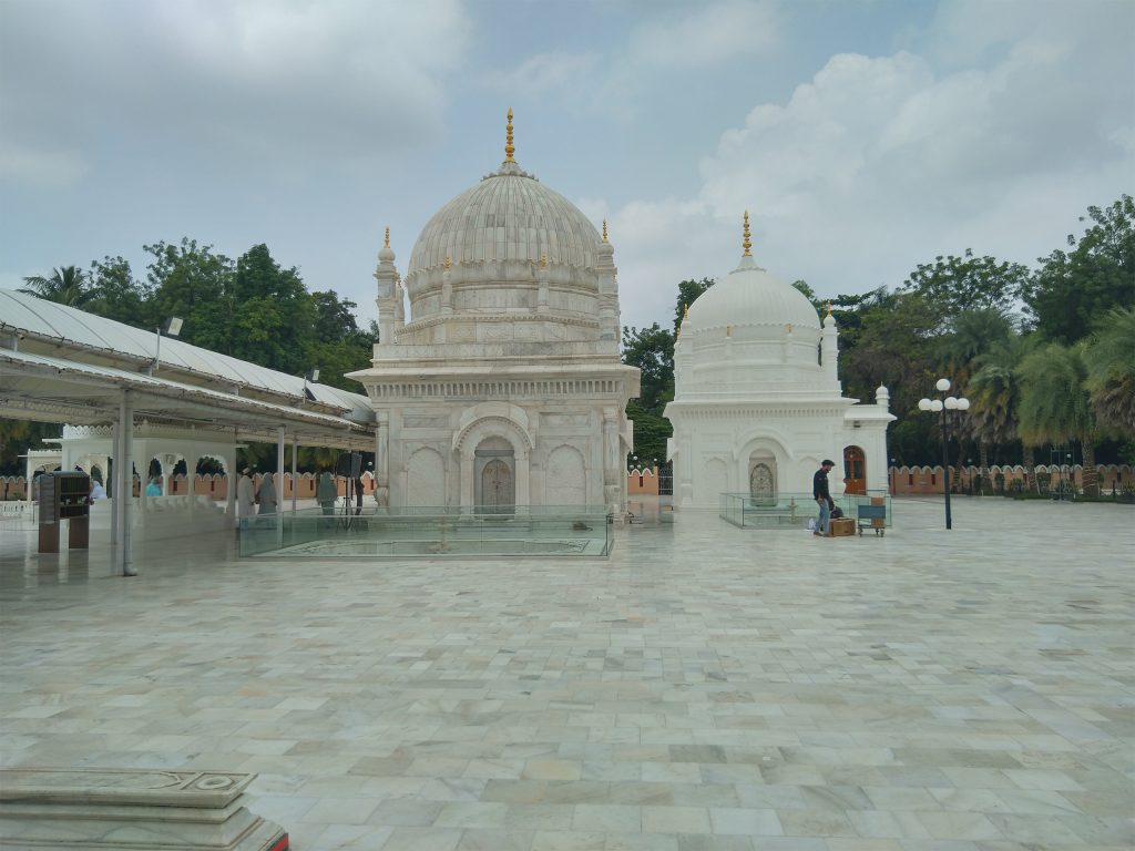 Dargah-E-Hakimi Burhanpur